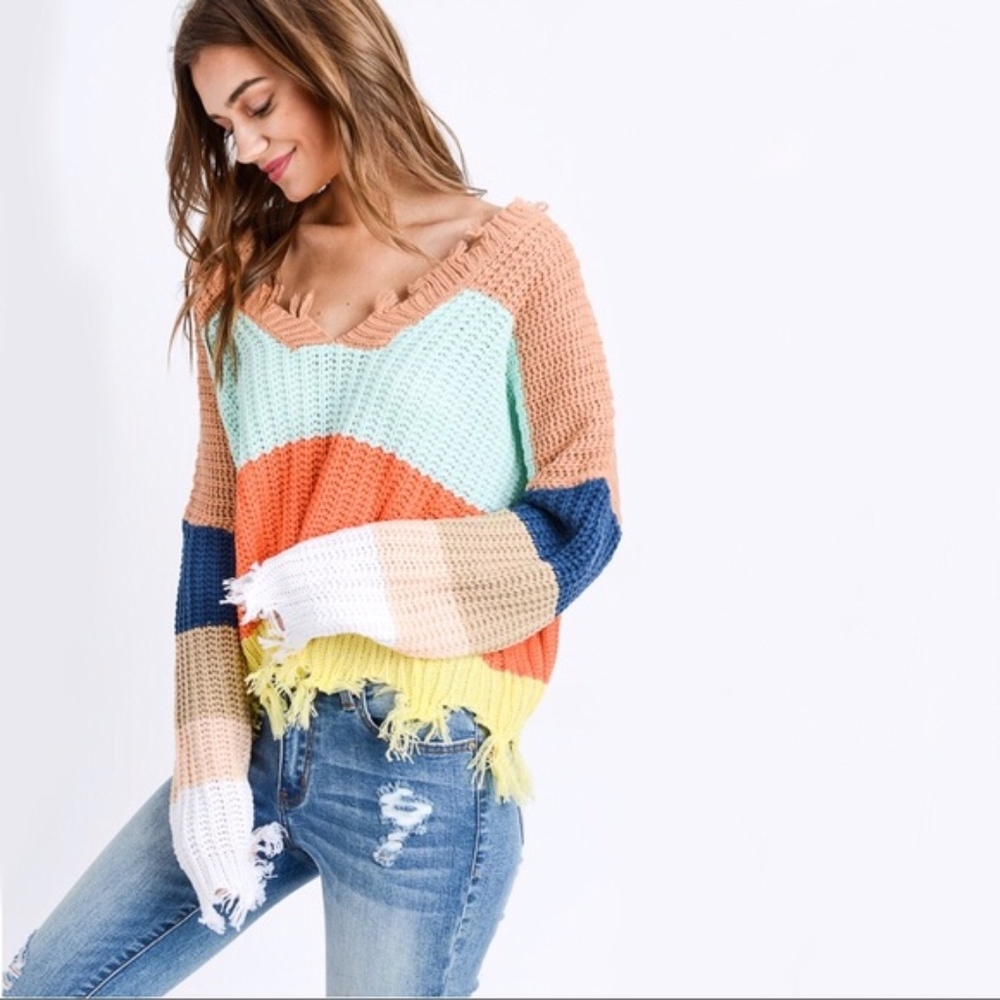 NWOT- Frayed Edge V-Neck Cropped Sweater!!